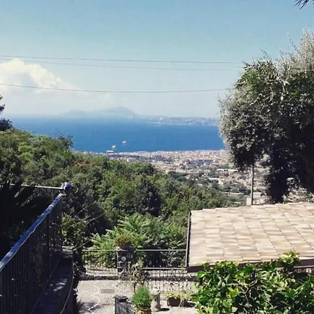 La Dimora Le Fumarole Bed & Breakfast