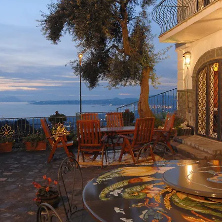 ベッド・アンド・ブレックファスト La Dimora Le Fumarole 4*