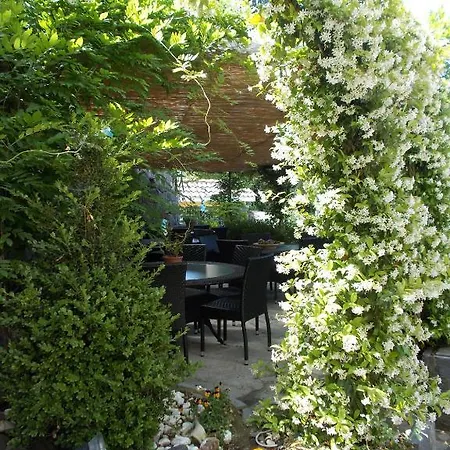 La Dimora Le Fumarole Bed & Breakfast
