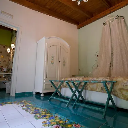 La Dimora Le Fumarole Couette-café 4*